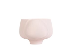 Kera riflet urtepotteskjuler – 15,5 cm – Lyserød – Keramik – House of Sander Dekoration