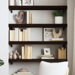 Væghylde 100x30x(2-6) cm behandlet massivt egetræ mørkebrun - Kategori: 4 Væghylde 100x30x(2-6) cm behandlet massivt egetræ mørkebrun