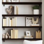 Væghylde 80x30x(2-4) cm behandlet massivt egetræ mørkebrun - Kategori: 4 Væghylde 80x30x(2-4) cm behandlet massivt egetræ mørkebrun