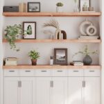 vidaXL væghylde 180x40x(2-6) cm behandlet massivt egetræ lysebrun